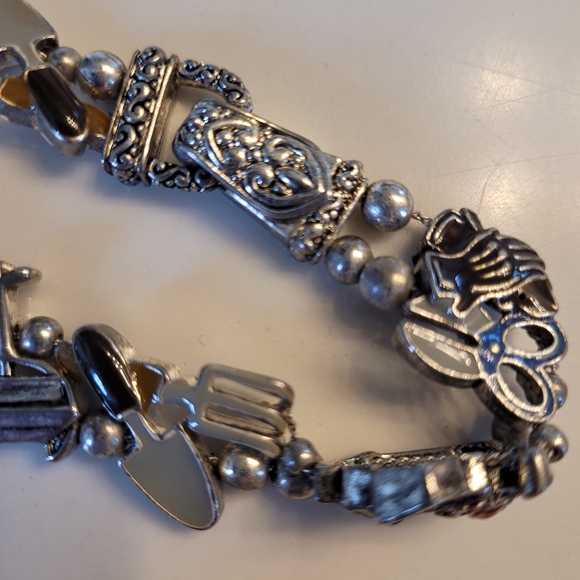 Vintage Silver-tone Gardening Themed Slide Charm Bracelet - Picture 6 of 12